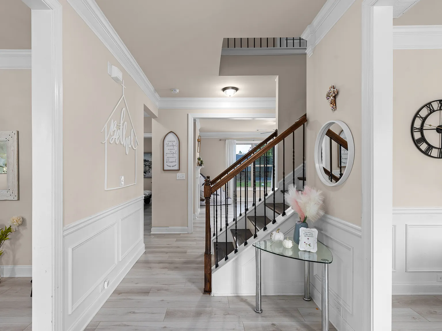 5 bed, 3345 sqft, $3,200 — Photo 3