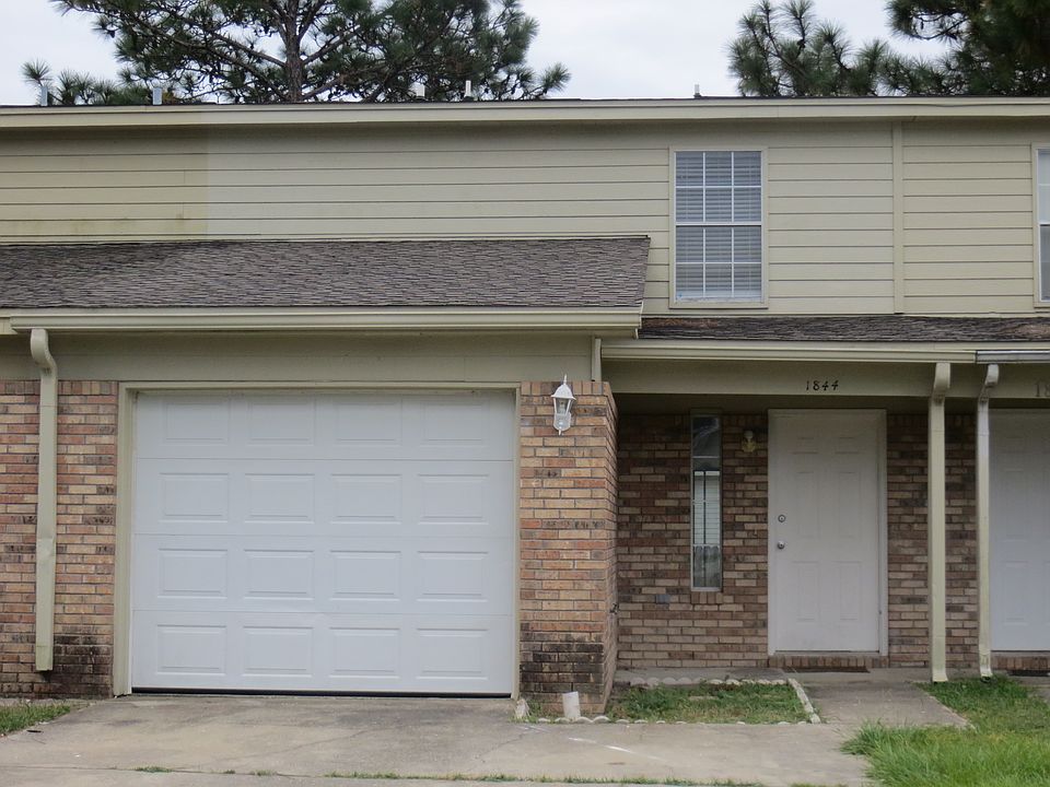 Front view of Townhome