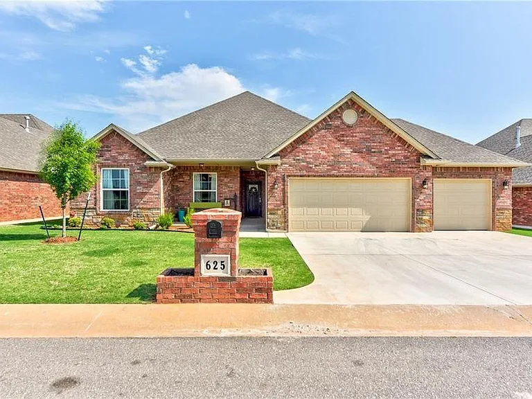 625 Placid Dr — Photo 1
