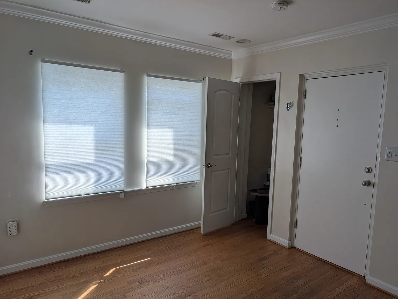 90 Webster St NE — Photo 4