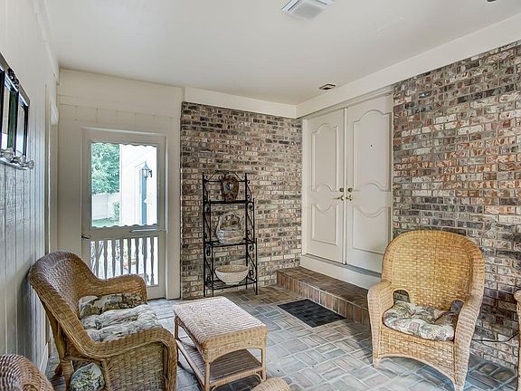 5th image of 6448 Meadowbrook Cir