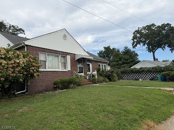 2nd image of 290 Jensen Ave