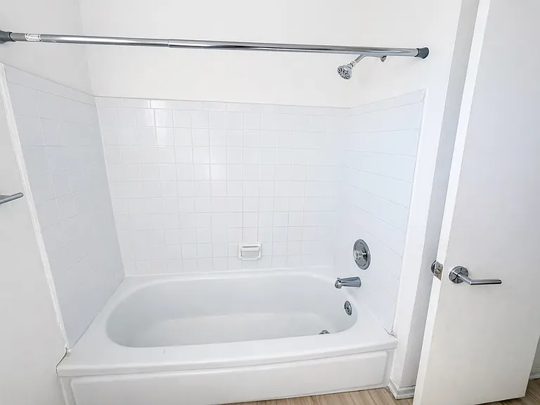 00-360 Lime Ave #313 — Photo 10