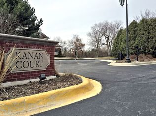 3303 Kanan Ct, Oak Brook, IL 60523