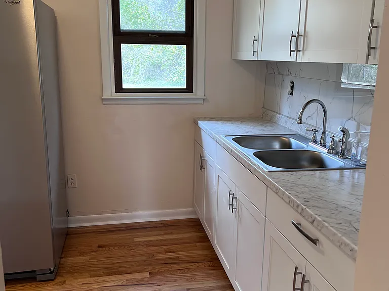 407 Railroad Ave — Photo 5