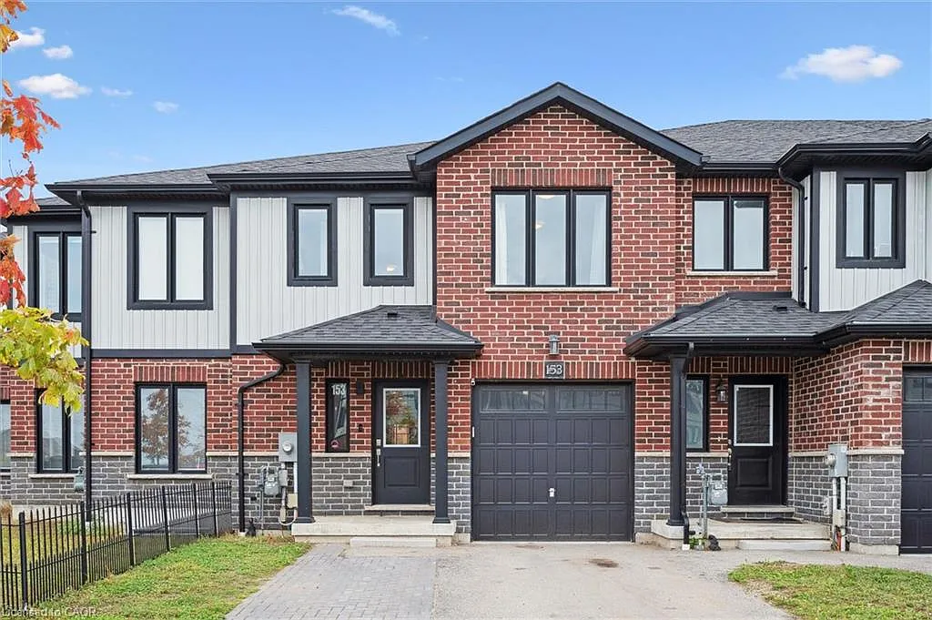 153 Rochefort St photo 1