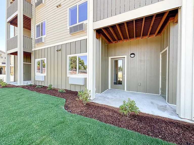 Autumn Woods Apartments — Photo 33