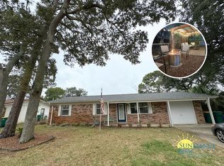 43 8th St, Shalimar, FL 32579