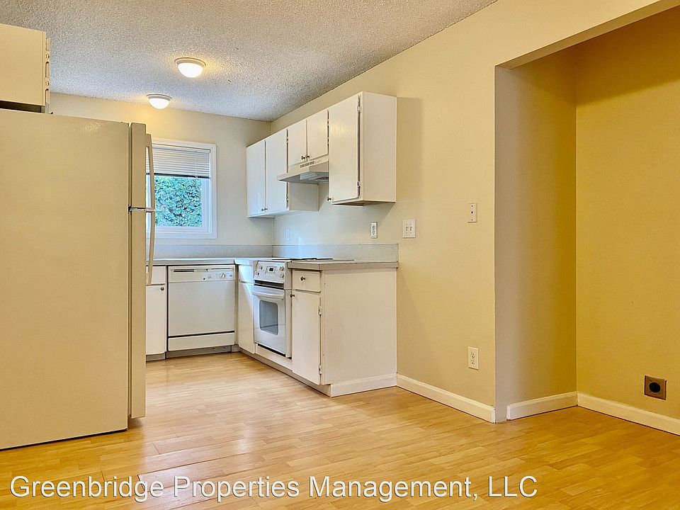1st image of 3330 SW Beaverton Hillsdale Hwy APT 11