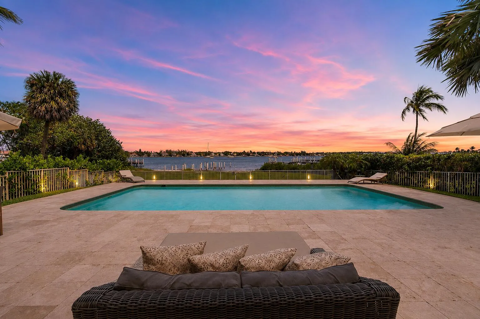 3 bed, 3.0 bath, 3521 sqft, $10,000 — Photo 3