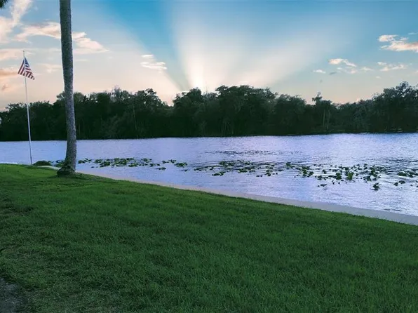 1640 Juno Trl APT 204G, Astor, FL 32102