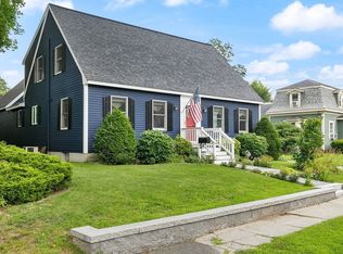 17 Pleasant St, Merrimac, MA 01860