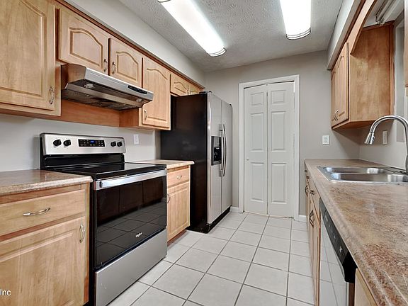 4th image of 1757 POPLAR Drive