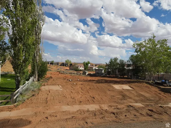 92 N Powell Dr, Ticaboo, UT 84533