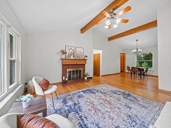 3rd image of 2515 Oaklawn Ct