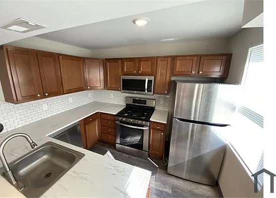 5504 Midwood Ave #2 — Photo 10