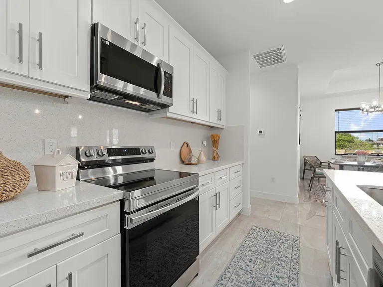 3319 Tropicana Pkwy W — Photo 13