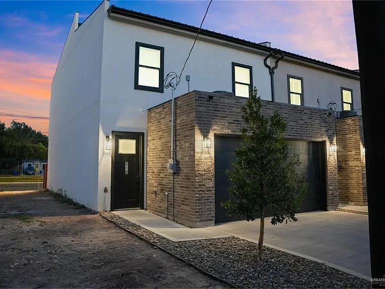 818 S Bicentennial Blvd — Photo 3