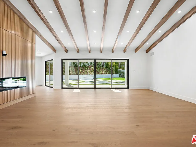 4097 Sapphire Dr — Photo 15