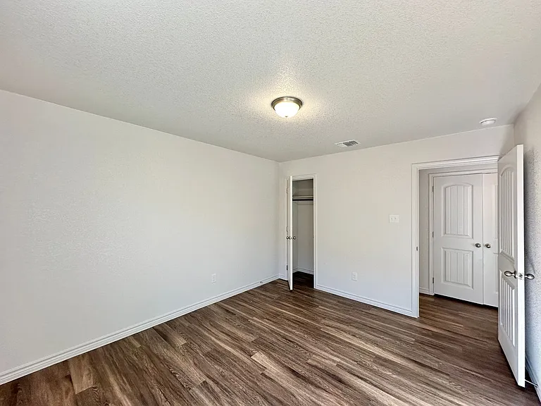 213 Dolphin Dr — Photo 15