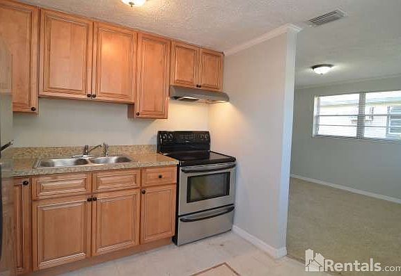3rd image of 7506 N Orleans Ave