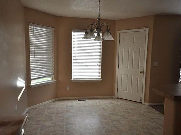 4th image of 2033 W Havenwood Ave