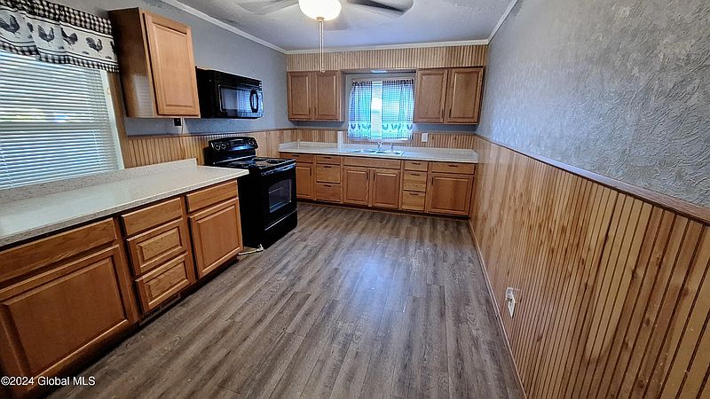 2nd image of 27 9th Avenue