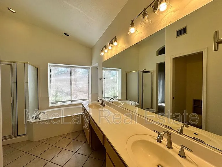 1667 S Sycamore Pl — Photo 15