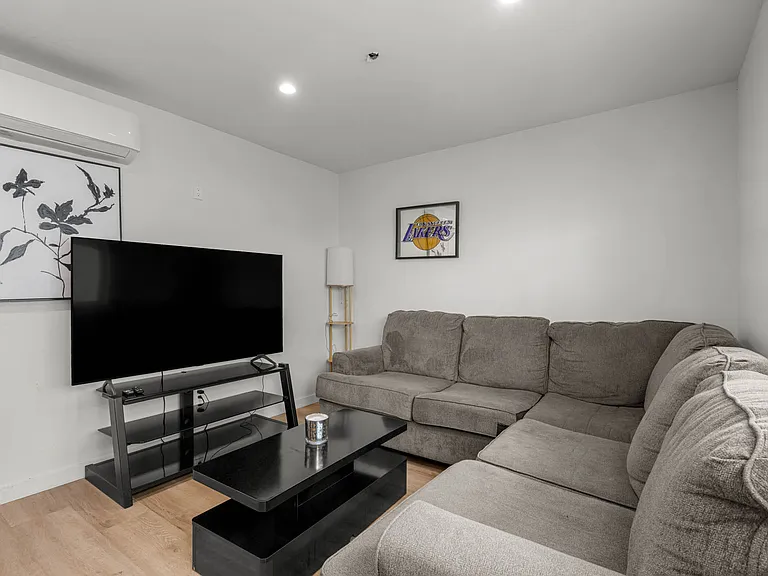 5024 Lindley Ave — Photo 6