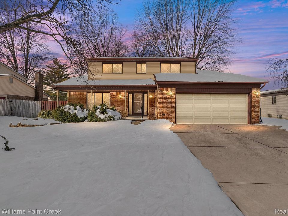 1st image of 43453 Interlaken Dr