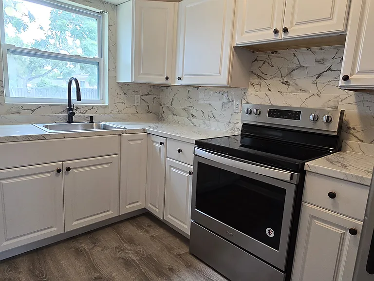 704 E Richmere St — Photo 5