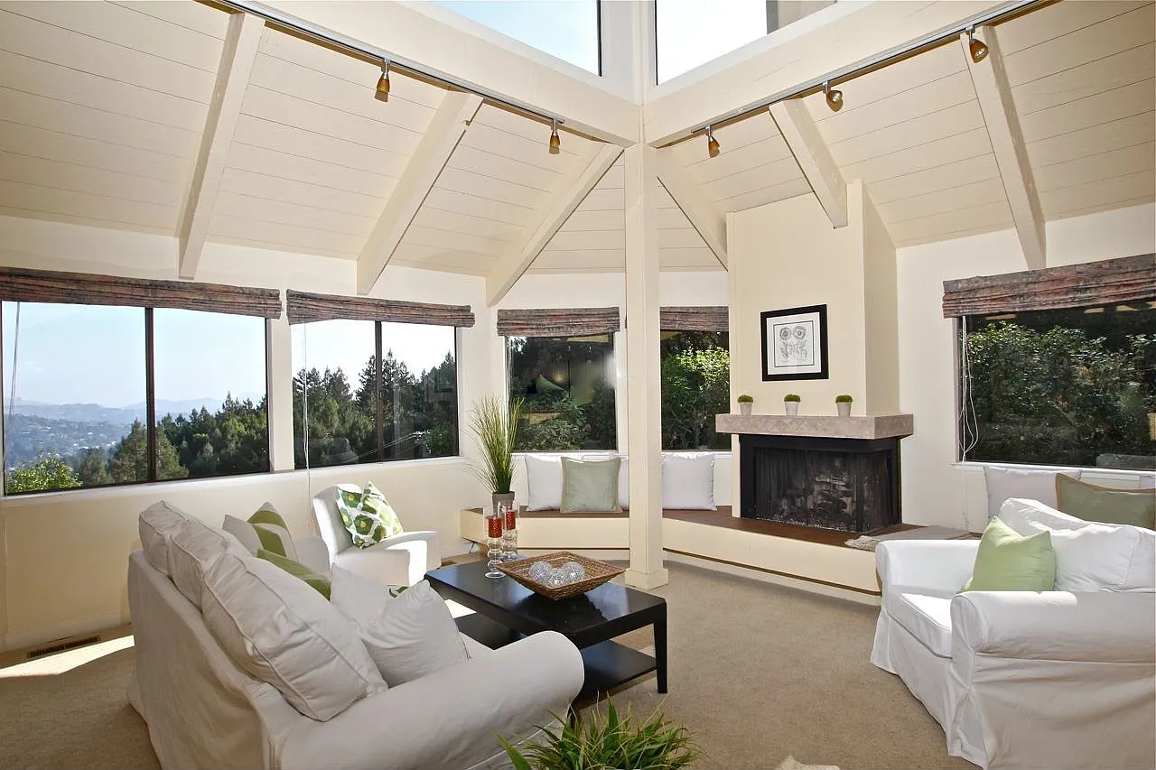 155 Hazel Ave photo 1