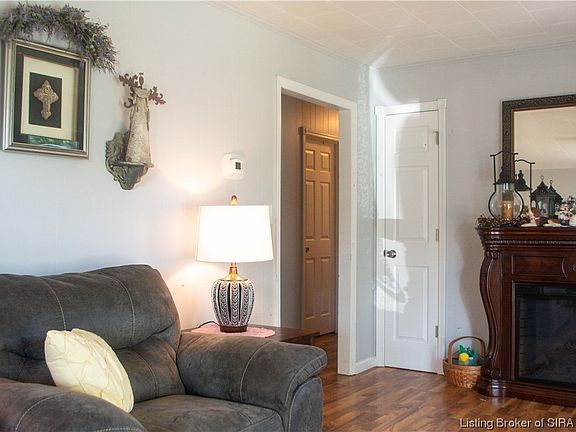 5th image of 412 W Campbell Street