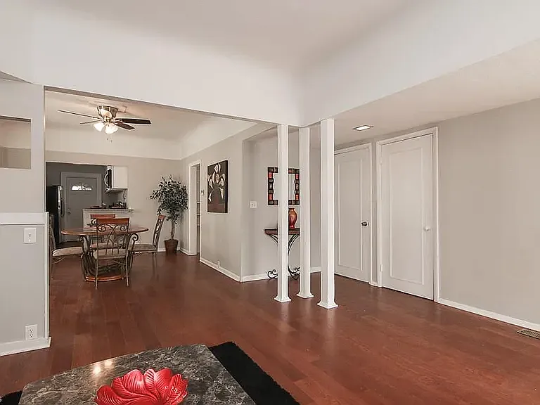 1431 Rosewood Ave — Photo 14