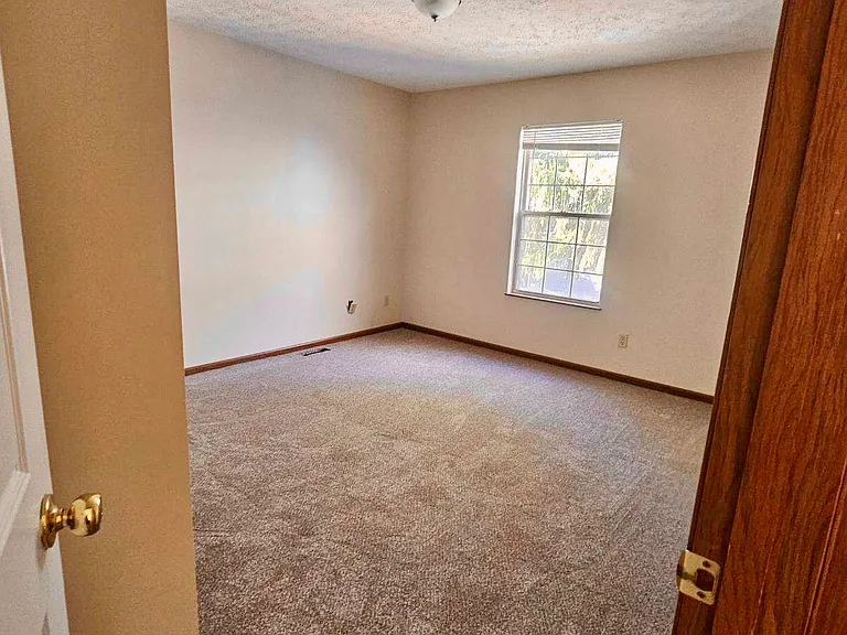 3594 Harris Ave NW — Photo 6