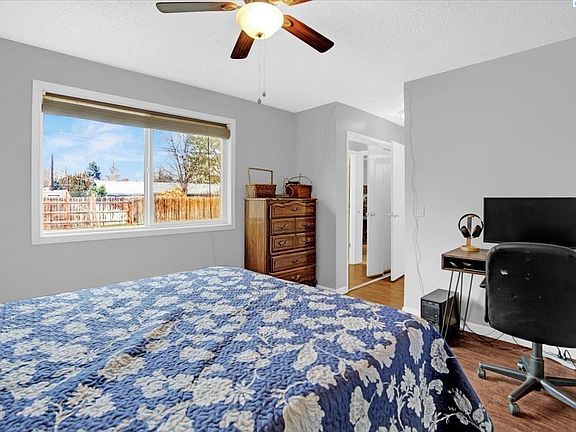 4th image of 712 Coast St