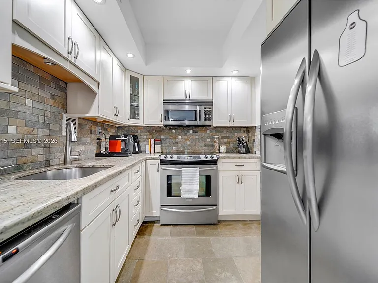 1200 West Ave #15 — Photo 18