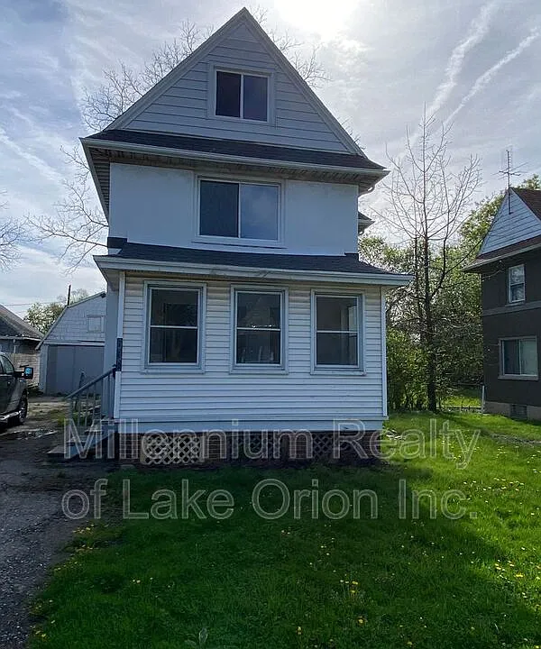 638 Joslyn Ave