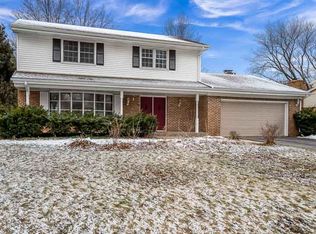 5771 La Cumbre Ln, Rockford, IL