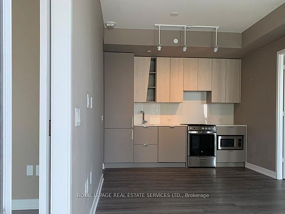 4th image of 3883 Quartz Rd #901