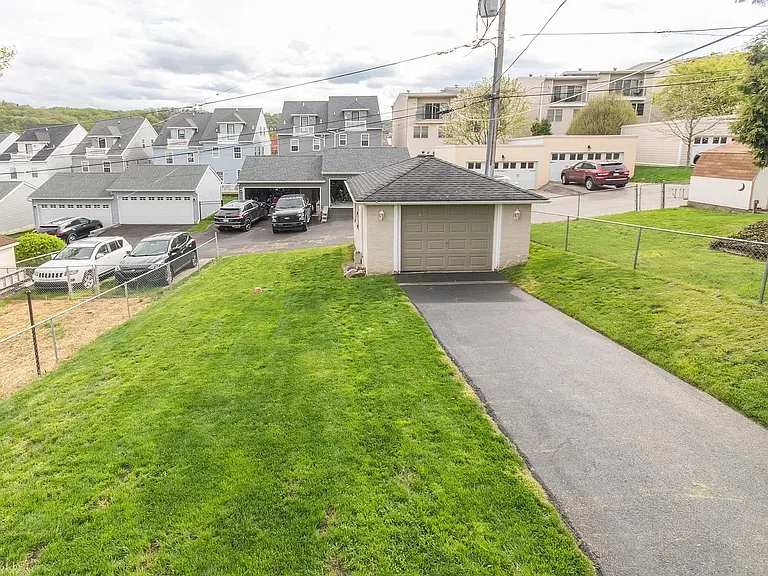 331 E 8th Ave — Photo 4