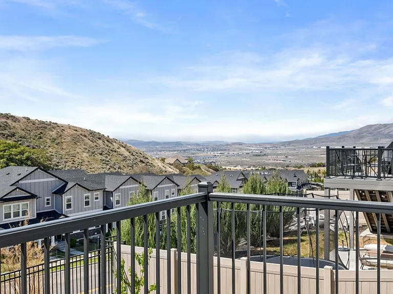 2101 W Northridge Dr — Photo 7