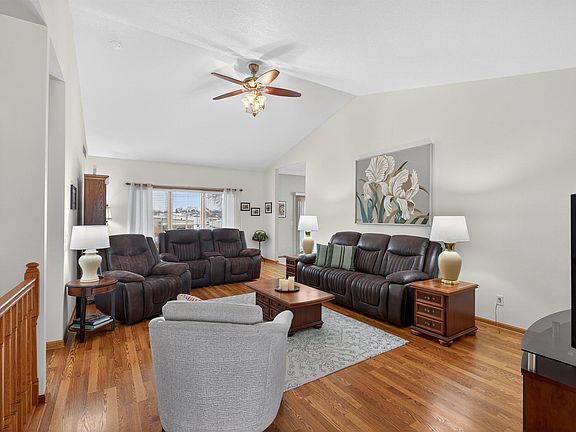 3rd image of 1234 Hummingbird Cir