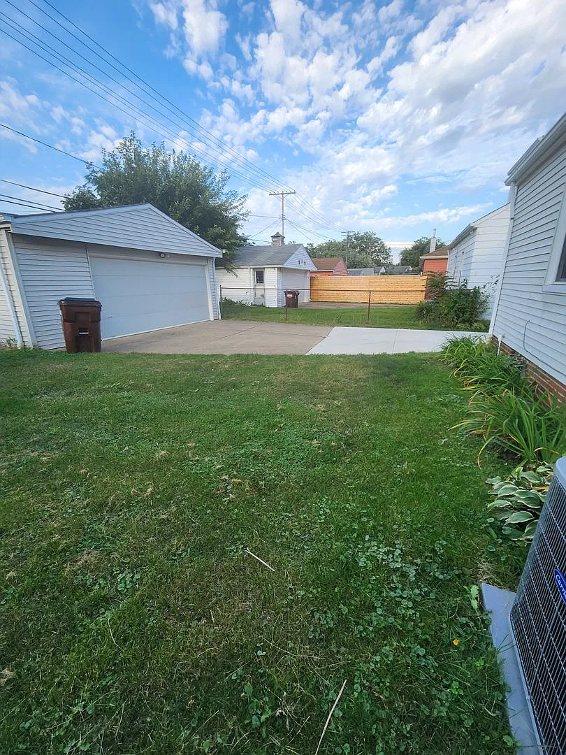 Charming 3-Bedroom Single-Family Home at 5618 Sunderland Dr | Detached 2-Car Garage & Central A/C — Photo 3