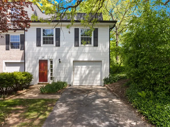26 Hickory Ln #26, Cary, IL 60013