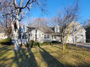 40 Cherry St, Westwood, MA 02090