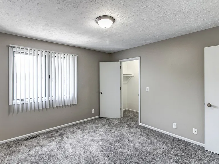 Southdale Square Apartments — Photo 13