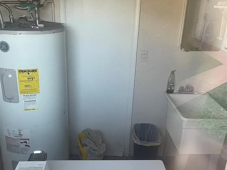 1727 Dewey St #3 — Photo 19
