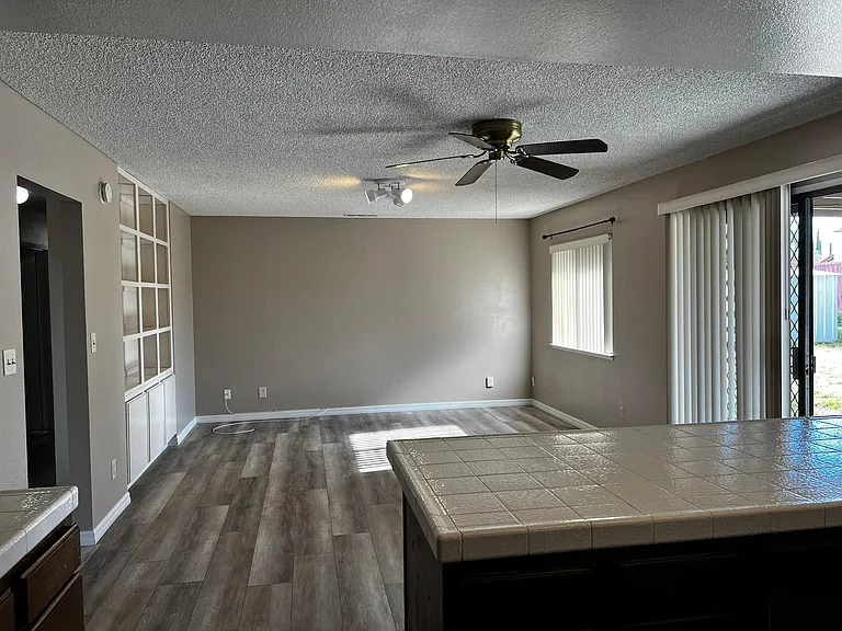 2716 W Avenue K4 — Photo 10