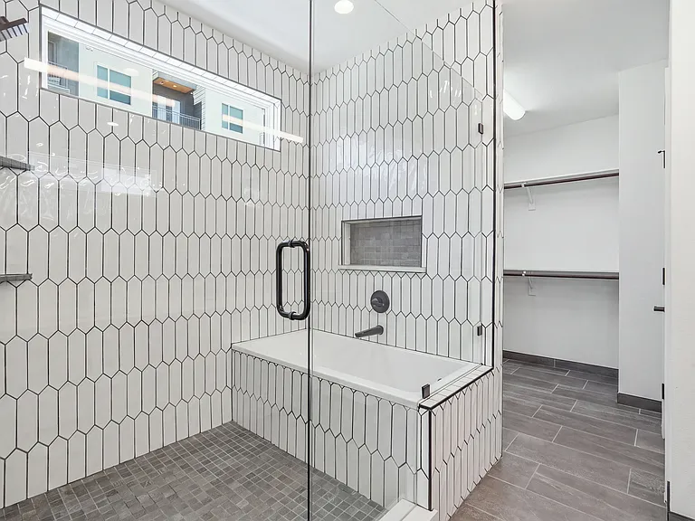 1525 Pecos St #102 — Photo 11